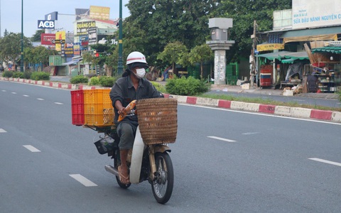 Chưa thấy tình nguyện viên nào dễ thương như chàng trai này - Ảnh 2. Chưa thấy tình nguyện viên nào dễ thương như chàng trai này - Ảnh 2.
