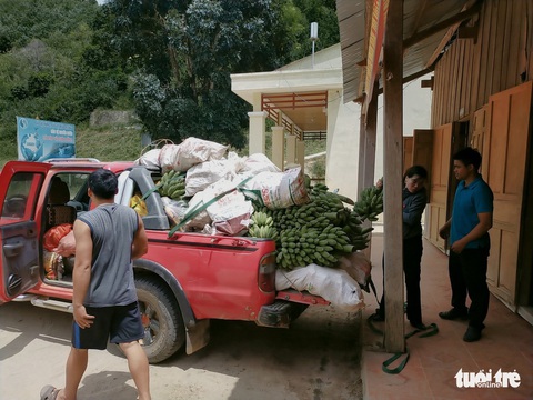 ‘Bà con mình ăn rau rừng, để dành chuối, bí, măng… gửi về Đà Nẵng chống dịch’ - Ảnh 7. ‘Bà con mình ăn rau rừng, để dành chuối, bí, măng… gửi về Đà Nẵng chống dịch’ - Ảnh 7.
