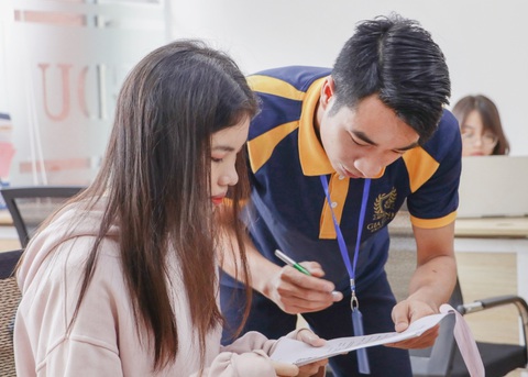 Hỗ trợ tân sinh viên nhập học: Gia Định là gia đình! - Ảnh 2. Hỗ trợ tân sinh viên nhập học: Gia Định là gia đình! - Ảnh 2.