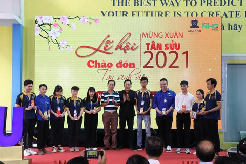 Hỗ trợ tân sinh viên nhập học: Gia Định là gia đình! - Ảnh 5. Hỗ trợ tân sinh viên nhập học: Gia Định là gia đình! - Ảnh 5.