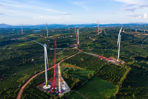 Đóng điện đường dây truyền tải 500kV cho dự án điện gió Ea Nam - Ảnh 7. Đóng điện đường dây truyền tải 500kV cho dự án điện gió Ea Nam - Ảnh 7.
