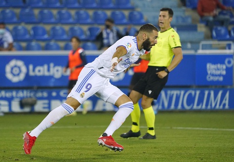 Benzema lập cú đúp giúp Real Madrid khởi đầu thuận lợi - Ảnh 3. Benzema lập cú đúp giúp Real Madrid khởi đầu thuận lợi - Ảnh 3.