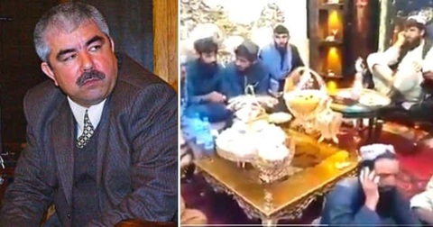 Video Taliban xông vào dinh thự, ngắm nghía đồ bằng vàng của tướng Afghanistan - Ảnh 2. Video Taliban xông vào dinh thự, ngắm nghía đồ bằng vàng của tướng Afghanistan - Ảnh 2.