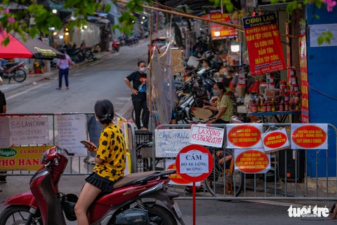 Hà Nội: Đi chợ giãn cách alo là có hàng tại chợ nhà giàu Hàng Bè - Ảnh 4. Hà Nội: Đi chợ giãn cách alo là có hàng tại chợ nhà giàu Hàng Bè - Ảnh 4.