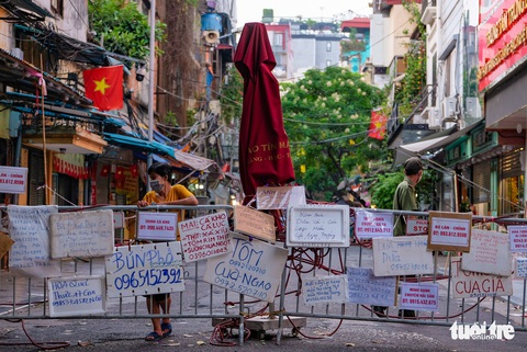 Hà Nội: Đi chợ giãn cách alo là có hàng tại chợ nhà giàu Hàng Bè - Ảnh 2. Hà Nội: Đi chợ giãn cách alo là có hàng tại chợ nhà giàu Hàng Bè - Ảnh 2.