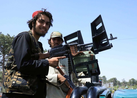 Taliban chiếm Mazar-i-Sharif, gần như kiểm soát hoàn toàn Afghanistan - Ảnh 1. Taliban chiếm Mazar-i-Sharif, gần như kiểm soát hoàn toàn Afghanistan - Ảnh 1.