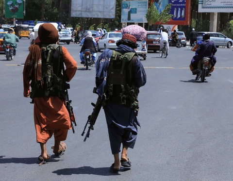 Taliban chiếm Mazar-i-Sharif, gần như kiểm soát hoàn toàn Afghanistan - Ảnh 3. Taliban chiếm Mazar-i-Sharif, gần như kiểm soát hoàn toàn Afghanistan - Ảnh 3.