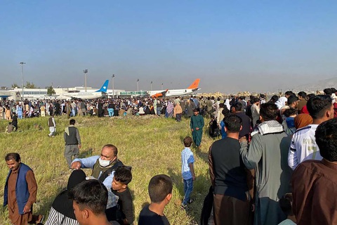 Nhiều nước gấp rút sơ tán người khỏi Afghanistan, Nga cũng đổi ý - Ảnh 4. Nhiều nước gấp rút sơ tán người khỏi Afghanistan, Nga cũng đổi ý - Ảnh 4.