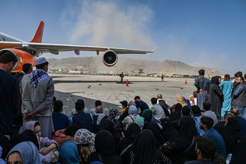 24 giờ hỗn loạn ở Afghanistan - Ảnh 2. 24 giờ hỗn loạn ở Afghanistan - Ảnh 2.
