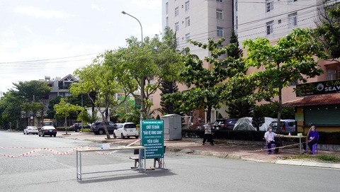 Vũng Tàu đình chỉ 2 lãnh đạo phường vì thiếu sâu sát, lúng túng trong chống dịch - Ảnh 1. Vũng Tàu đình chỉ 2 lãnh đạo phường vì thiếu sâu sát, lúng túng trong chống dịch - Ảnh 1.