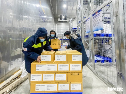 Thêm 1,1 triệu liều vắc xin AstraZeneca cho TP.HCM và các tỉnh phía Nam - Ảnh 1. Thêm 1,1 triệu liều vắc xin AstraZeneca cho TP.HCM và các tỉnh phía Nam - Ảnh 1.