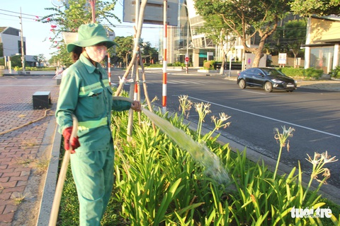 Một giờ hối hả trước một tuần Đà Nẵng ai ở đâu ở yên đó - Ảnh 4. Một giờ hối hả trước một tuần Đà Nẵng ai ở đâu ở yên đó - Ảnh 4.