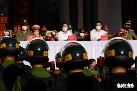 Bí thư Đà Nẵng: Xử nghiêm vi phạm phòng chống dịch, kể cả cơ quan nhà nước - Ảnh 3. Bí thư Đà Nẵng: Xử nghiêm vi phạm phòng chống dịch, kể cả cơ quan nhà nước - Ảnh 3.
