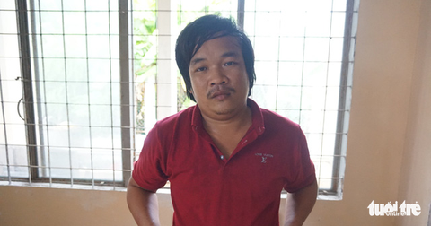 Khởi tố nam thanh niên đánh cán bộ tại chốt kiểm dịch vì không được qua chốt - Ảnh 1. Khởi tố nam thanh niên đánh cán bộ tại chốt kiểm dịch vì không được qua chốt - Ảnh 1.