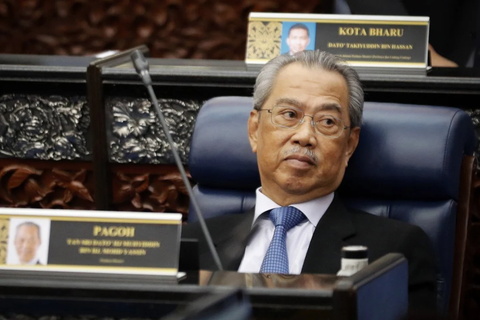Thủ tướng Malaysia từ chức giữa lúc dịch bùng phát - Ảnh 1. Thủ tướng Malaysia từ chức giữa lúc dịch bùng phát - Ảnh 1.