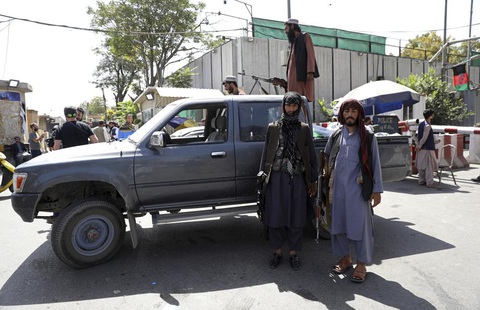 24 giờ hỗn loạn ở Afghanistan - Ảnh 8. 24 giờ hỗn loạn ở Afghanistan - Ảnh 8.