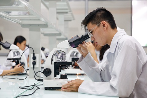 Điểm sàn Đại học Công nghệ TP.HCM, Kinh tế tài chính TP.HCM từ 18 đến 20 - Ảnh 1. Điểm sàn Đại học Công nghệ TP.HCM, Kinh tế tài chính TP.HCM từ 18 đến 20 - Ảnh 1.