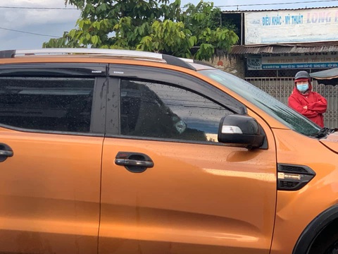 Hai nhóm thanh niên dùng ôtô truy đuổi, nổ súng ở trung tâm Pleiku - Ảnh 2. Hai nhóm thanh niên dùng ôtô truy đuổi, nổ súng ở trung tâm Pleiku - Ảnh 2.