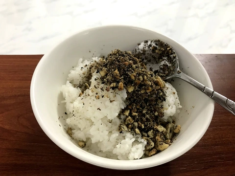 Làm muối lạc vừng ăn dân dã ngon miệng và bảo quản được rất lâu - Ảnh 5. Làm muối lạc vừng ăn dân dã ngon miệng và bảo quản được rất lâu - Ảnh 5.
