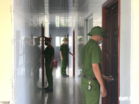 Khách sạn dành phòng nghỉ, nhà hàng nấu cơm ‘yêu thương gửi tuyến đầu - Ảnh 2. Khách sạn dành phòng nghỉ, nhà hàng nấu cơm ‘yêu thương gửi tuyến đầu - Ảnh 2.