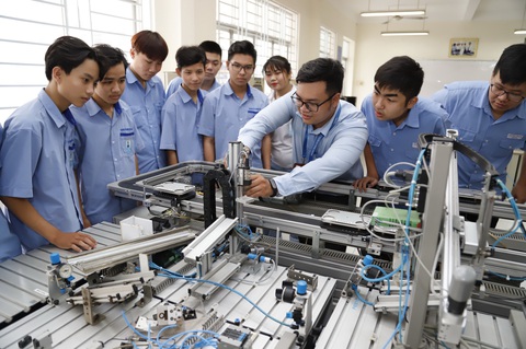 Trường nghề xem xét dạy ‘3 tại chỗ’ với các khóa sắp tốt nghiệp - Ảnh 1. Trường nghề xem xét dạy ‘3 tại chỗ’ với các khóa sắp tốt nghiệp - Ảnh 1.