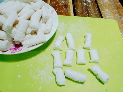 Chế biến cơm nguội thành món bánh gạo Tokbokki siêu dễ mà cực ngon - Ảnh 3. Chế biến cơm nguội thành món bánh gạo Tokbokki siêu dễ mà cực ngon - Ảnh 3.