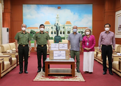 Masan tích cực chung tay cùng lực lượng tuyến đầu chống đại dịch - Ảnh 3. Masan tích cực chung tay cùng lực lượng tuyến đầu chống đại dịch - Ảnh 3.
