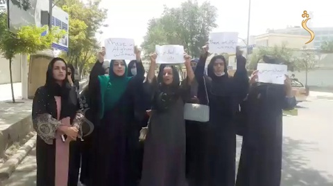Malala Yousafzai, người từng bị Taliban bắn vào đầu, lo cho phụ nữ Afghanistan - Ảnh 2. Malala Yousafzai, người từng bị Taliban bắn vào đầu, lo cho phụ nữ Afghanistan - Ảnh 2.