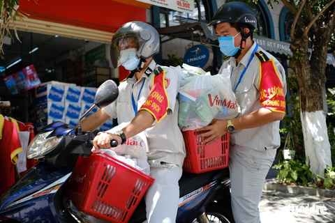 Đà Nẵng ngày thứ 3 phong tỏa, dân chấp hành nghiêm ở nhà, đường phố vắng lặng - Ảnh 3. Đà Nẵng ngày thứ 3 phong tỏa, dân chấp hành nghiêm ở nhà, đường phố vắng lặng - Ảnh 3.