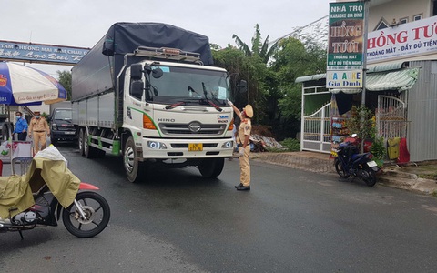 Công bố đường dây nóng, chấn chỉnh hiện tượng ‘cò mồi luồng xanh’ - Ảnh 1. Công bố đường dây nóng, chấn chỉnh hiện tượng ‘cò mồi luồng xanh’ - Ảnh 1.