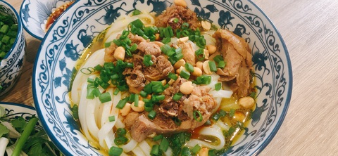 Mì Quảng, bún xương, bún chả cá: Nấu món Quảng - Đà giữa phương Nam - Ảnh 2. Mì Quảng, bún xương, bún chả cá: Nấu món Quảng - Đà giữa phương Nam - Ảnh 2.
