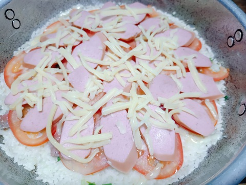 Món chuẩn Mom ngon không thể ngờ: Pizza cơm nguội - Ảnh 7. Món chuẩn Mom ngon không thể ngờ: Pizza cơm nguội - Ảnh 7.