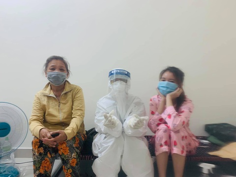 Nước mắt của các nhà tu hành giúp bệnh nhân COVID-19 giành giật sự sống - Ảnh 3. Nước mắt của các nhà tu hành giúp bệnh nhân COVID-19 giành giật sự sống - Ảnh 3.