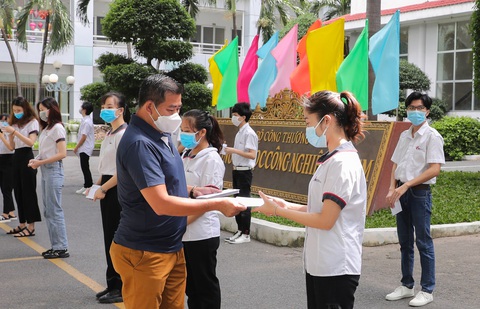 Đại học tất bật chuẩn bị năm học mới - Ảnh 1. Đại học tất bật chuẩn bị năm học mới - Ảnh 1.