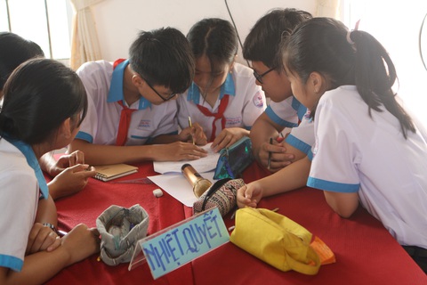 Đánh giá học sinh trung học: Nhiều môn học sẽ không cho điểm - Ảnh 1. Đánh giá học sinh trung học: Nhiều môn học sẽ không cho điểm - Ảnh 1.
