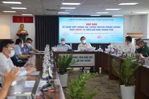 Đường đi ít nên tạo cảm giác người đi đông - Ảnh 1. Đường đi ít nên tạo cảm giác người đi đông - Ảnh 1.