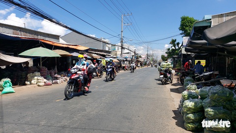 An Giang yêu cầu mỗi cơ quan đi làm không quá 5 người từ 0h ngày 20-8 - Ảnh 1. An Giang yêu cầu mỗi cơ quan đi làm không quá 5 người từ 0h ngày 20-8 - Ảnh 1.
