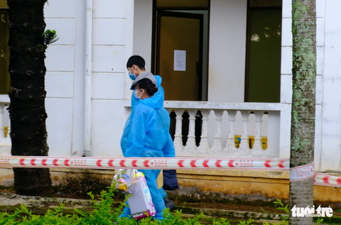 Người già, phụ nữ mang thai mắc kẹt ở TP.HCM, xúc động ngày trở về quê - Ảnh 5. Người già, phụ nữ mang thai mắc kẹt ở TP.HCM, xúc động ngày trở về quê - Ảnh 5.