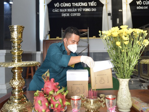 Quân đội có mặt ngay để lo hậu sự cho người mất vì COVID-19 - Ảnh 1. Quân đội có mặt ngay để lo hậu sự cho người mất vì COVID-19 - Ảnh 1.