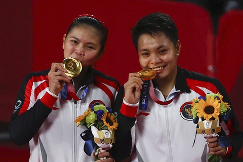 Đánh bại đôi Trung Quốc, Indonesia giành HCV cầu lông Olympic - Ảnh 2. Đánh bại đôi Trung Quốc, Indonesia giành HCV cầu lông Olympic - Ảnh 2.