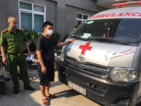 Thuê xe cứu thương từ Nghệ An thông chốt vào Hà Nội để làm thủ tục du học Hàn Quốc - Ảnh 2. Thuê xe cứu thương từ Nghệ An thông chốt vào Hà Nội để làm thủ tục du học Hàn Quốc - Ảnh 2.