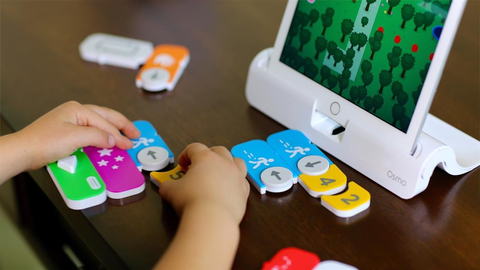 Cùng con vào thời đại số: Con chơi game, cha mẹ mất dữ liệu - Ảnh 1. Cùng con vào thời đại số: Con chơi game, cha mẹ mất dữ liệu - Ảnh 1.