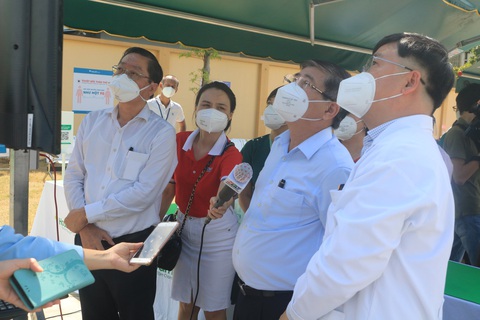 Chủ tịch TP.HCM: ‘Phát huy thế mạnh bệnh viện tư nhân để điều trị bệnh nhân COVID-19’ - Ảnh 1. Chủ tịch TP.HCM: ‘Phát huy thế mạnh bệnh viện tư nhân để điều trị bệnh nhân COVID-19’ - Ảnh 1.