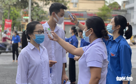 Gửi thí sinh qua tỉnh khác thi tốt nghiệp đợt 2: Đi lại, ăn ở thế nào trong tình hình dịch bệnh? - Ảnh 1. Gửi thí sinh qua tỉnh khác thi tốt nghiệp đợt 2: Đi lại, ăn ở thế nào trong tình hình dịch bệnh? - Ảnh 1.
