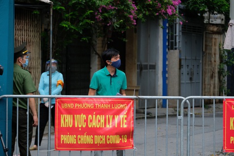 CDC Hà Nội nói gì về danh sách hàng chục siêu thị có liên quan đến các F0 ở Công ty Thanh Nga? - Ảnh 1. CDC Hà Nội nói gì về danh sách hàng chục siêu thị có liên quan đến các F0 ở Công ty Thanh Nga? - Ảnh 1.