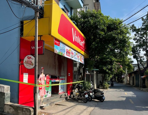 Nhiều siêu thị Hà Nội tạm đóng cửa, Bộ Công thương nói hàng vẫn đảm bảo - Ảnh 1. Nhiều siêu thị Hà Nội tạm đóng cửa, Bộ Công thương nói hàng vẫn đảm bảo - Ảnh 1.