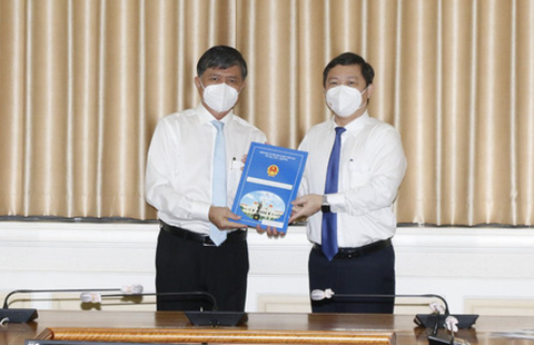 Bổ nhiệm ông Nguyễn Văn Hiếu làm giám đốc Sở GD-ĐT TP.HCM - Ảnh 1. Bổ nhiệm ông Nguyễn Văn Hiếu làm giám đốc Sở GD-ĐT TP.HCM - Ảnh 1.