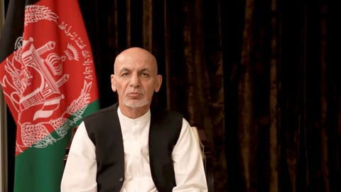 Cựu quan chức Afghanistan bác tin tổng thống ôm tiền ra đi - Ảnh 1. Cựu quan chức Afghanistan bác tin tổng thống ôm tiền ra đi - Ảnh 1.