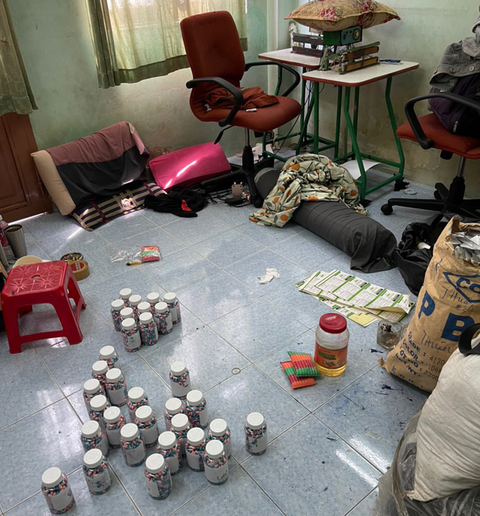 Công an TP.HCM phá đường dây sản xuất, bán tân dược, thuốc hỗ trợ điều trị COVID-19 giả - Ảnh 1. Công an TP.HCM phá đường dây sản xuất, bán tân dược, thuốc hỗ trợ điều trị COVID-19 giả - Ảnh 1.