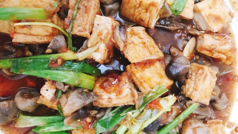 Nấu món chay ngày giãn cách, nhớ ba mẹ mùa Vu lan - Ảnh 4. Nấu món chay ngày giãn cách, nhớ ba mẹ mùa Vu lan - Ảnh 4.